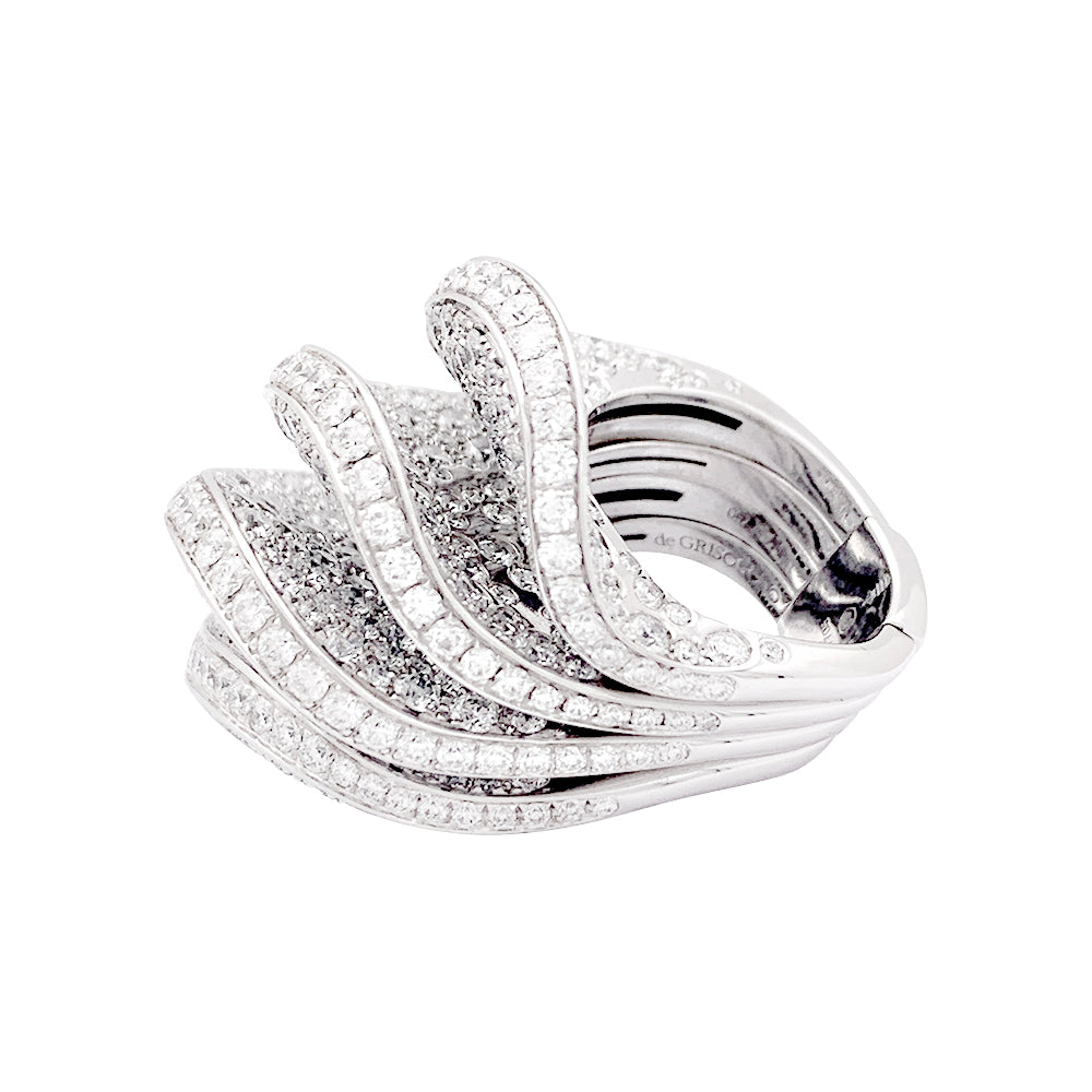 De Grisogono "Onde" ring in white gold and diamonds.
