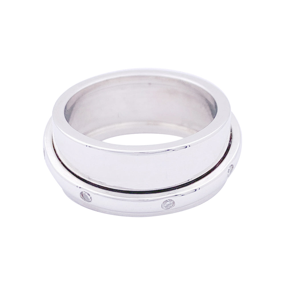 Bague Dinh Van, "Ariane", or blanc, diamants.