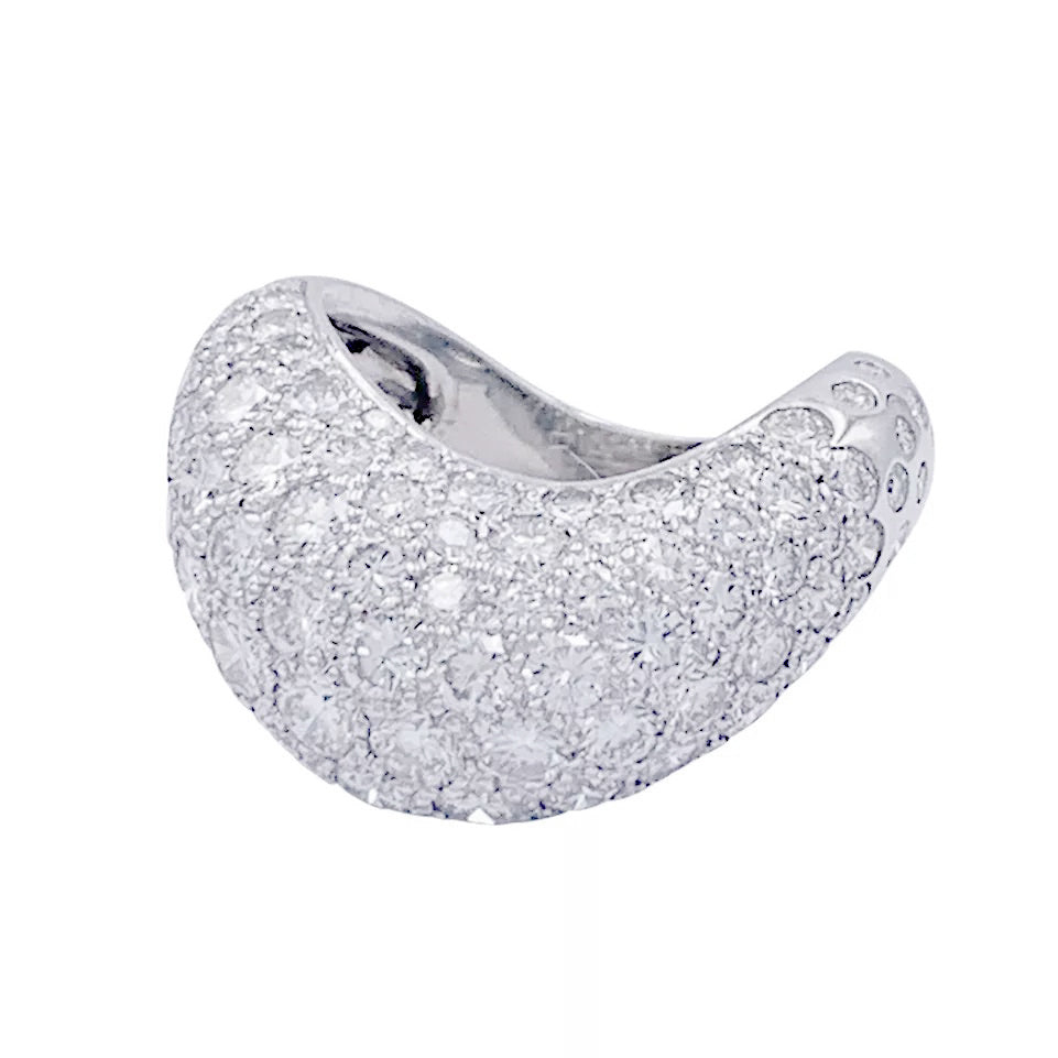 Bague Fred, "Mouvementée", or blanc, diamants.