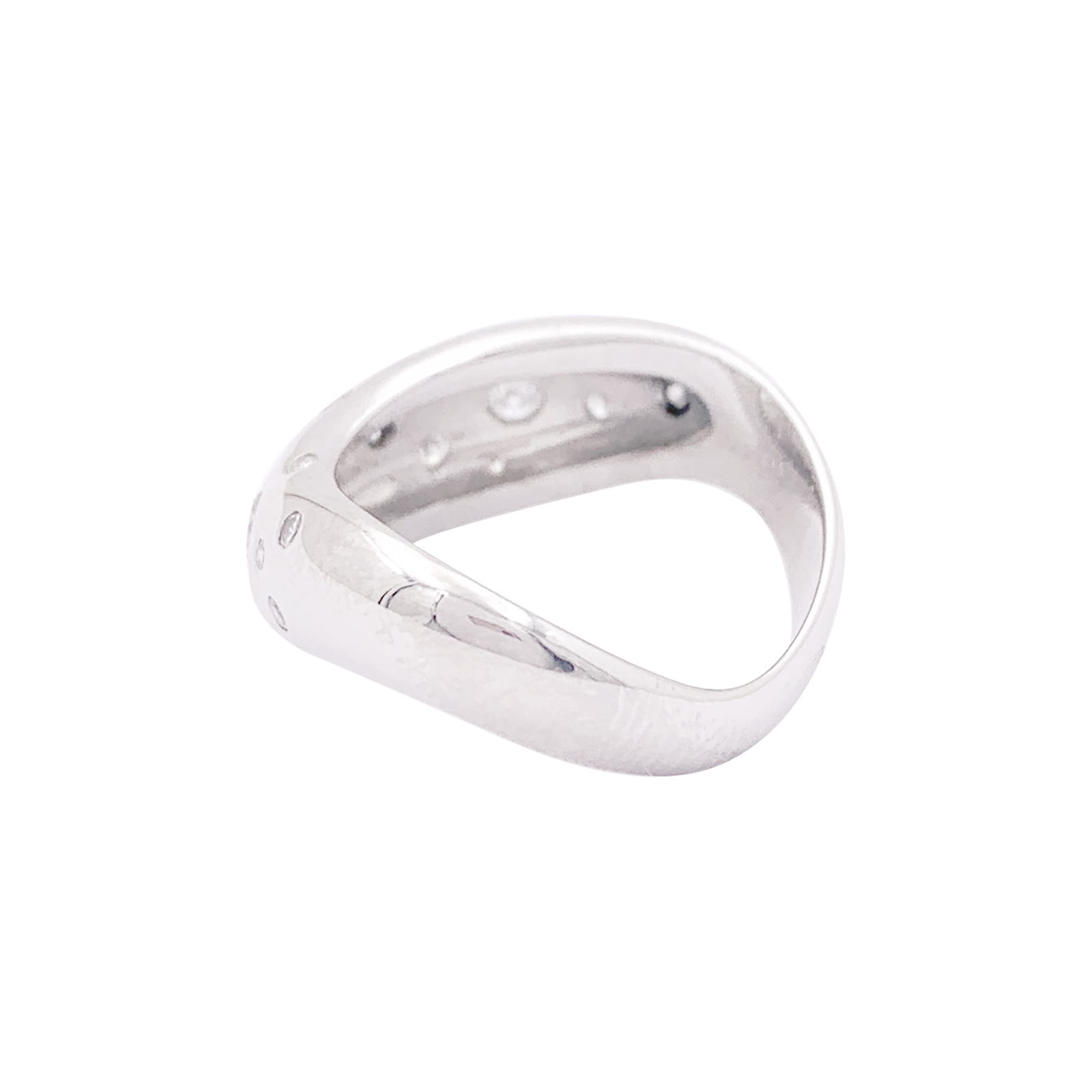 Fred "Mouvementée" ring in white gold and diamonds.
