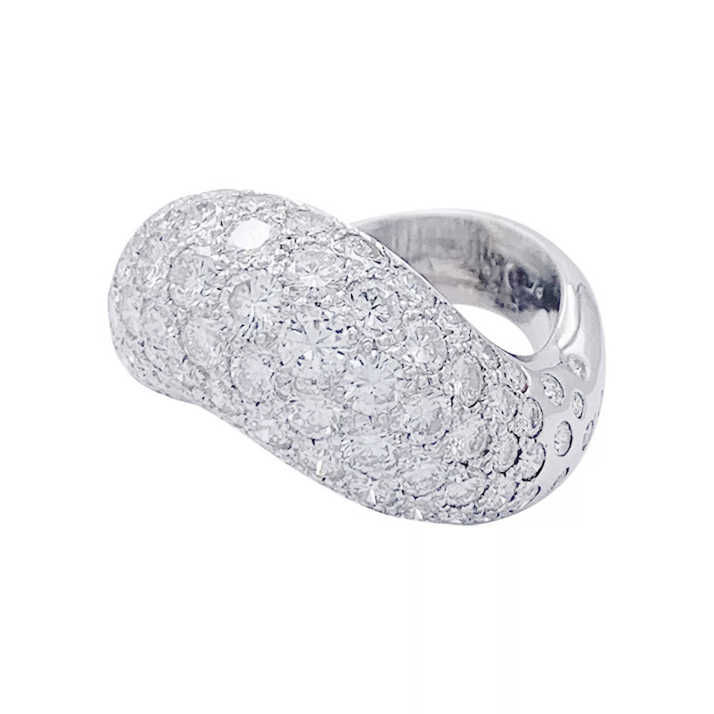 Fred ring, "Mouvementée", white gold, diamonds.