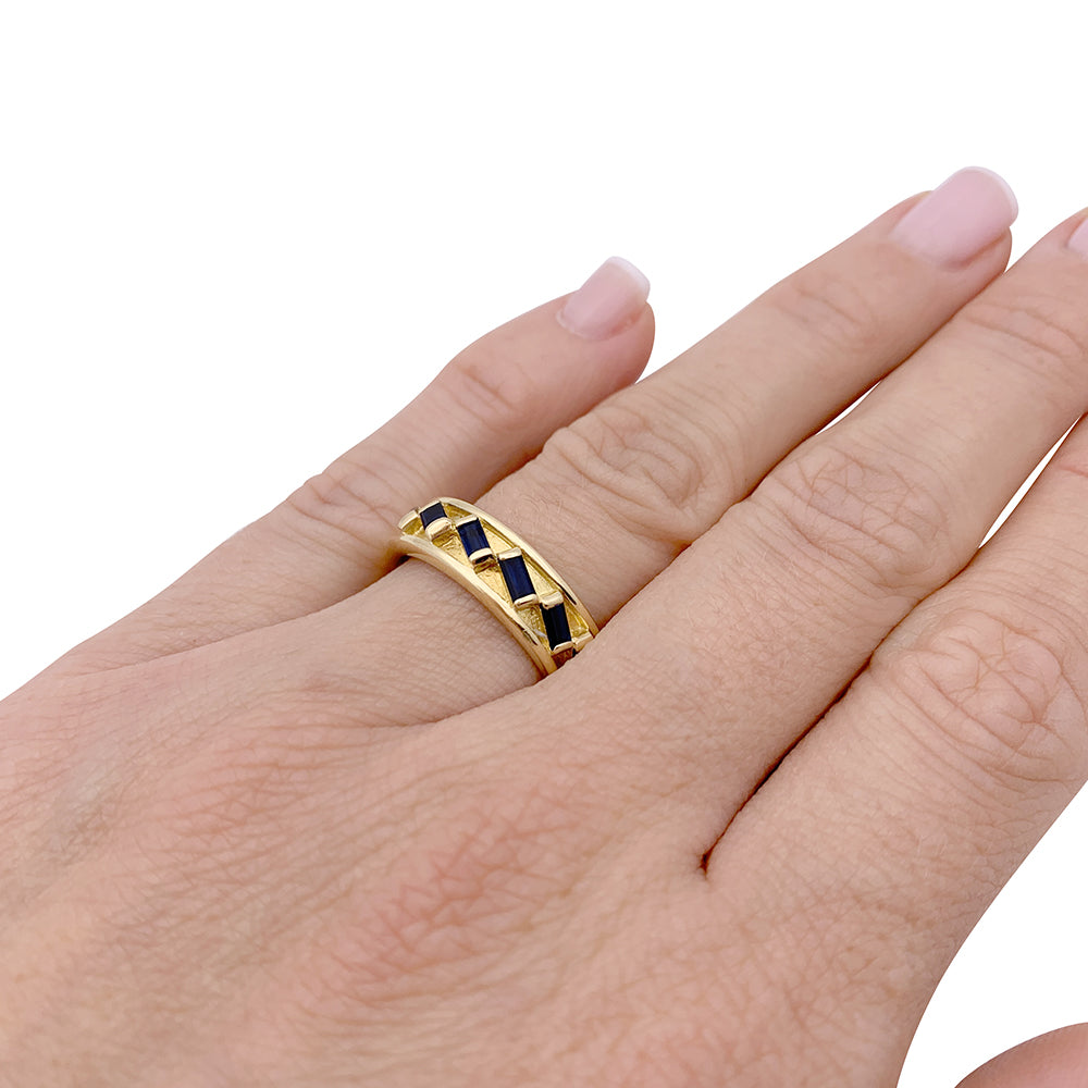 Hermès vintage ring in yellow gold and sapphires.