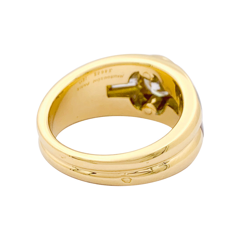 Mauboussin "Nadia" ring in yellow gold, diamond, mother-of-pearl.