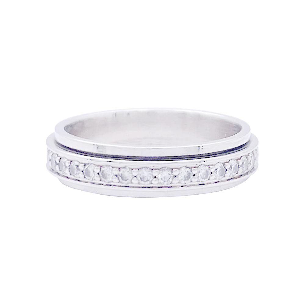 Piaget "Possession" ring in white gold and diamonds.