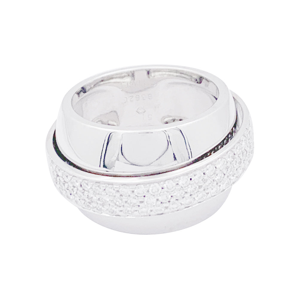 Piaget "Possession" ring in white gold and diamonds.