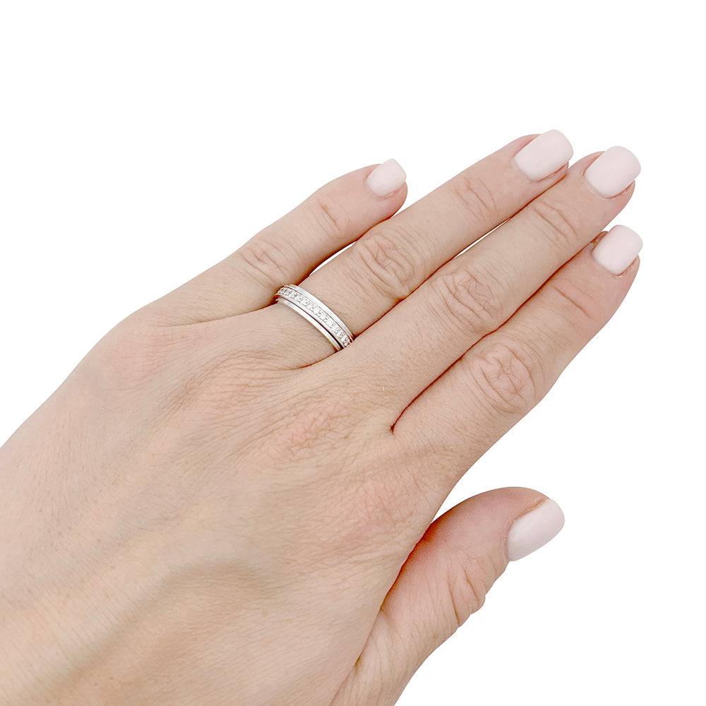 Piaget "Possession" ring in white gold and diamonds.