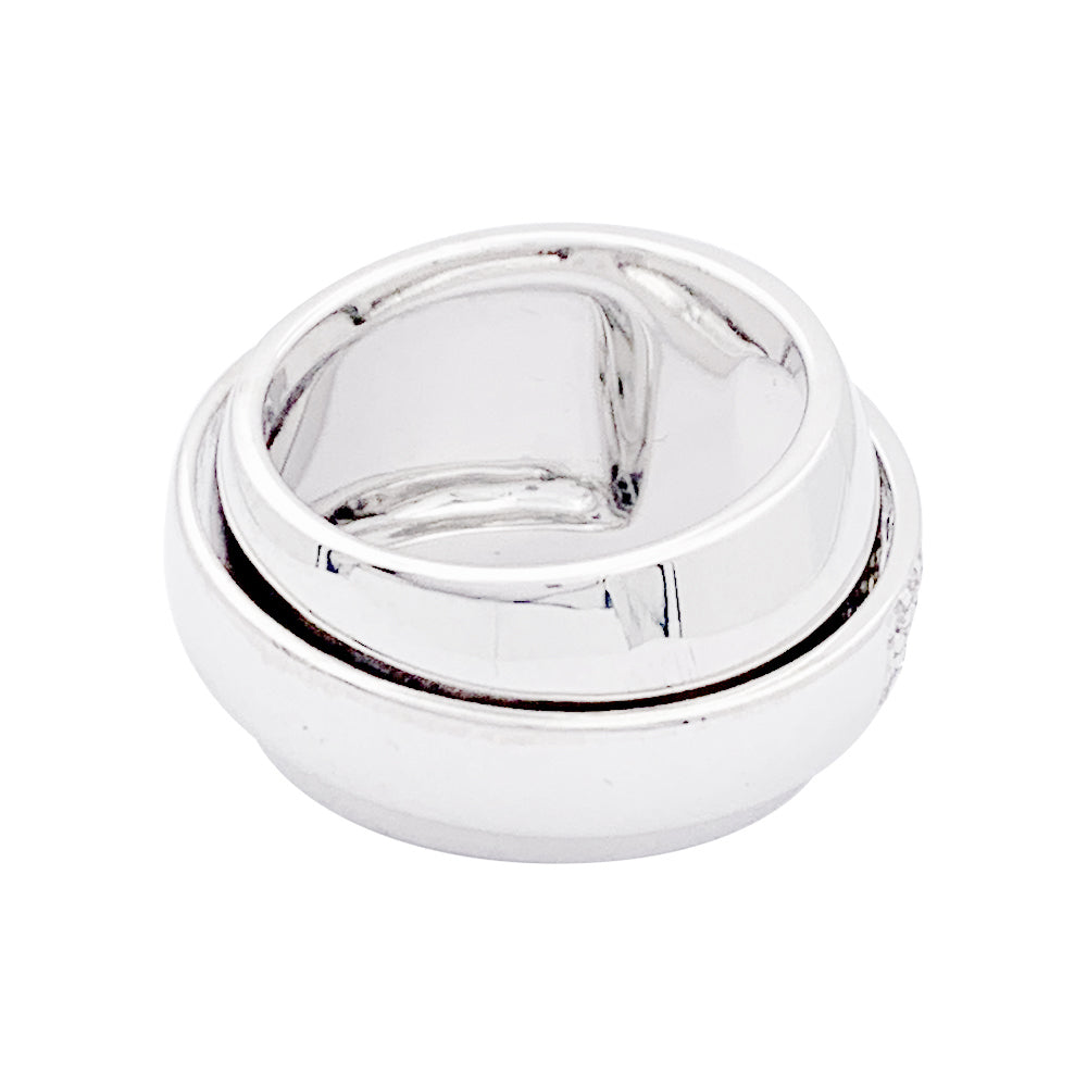 Piaget "Possession" ring in white gold and diamonds.