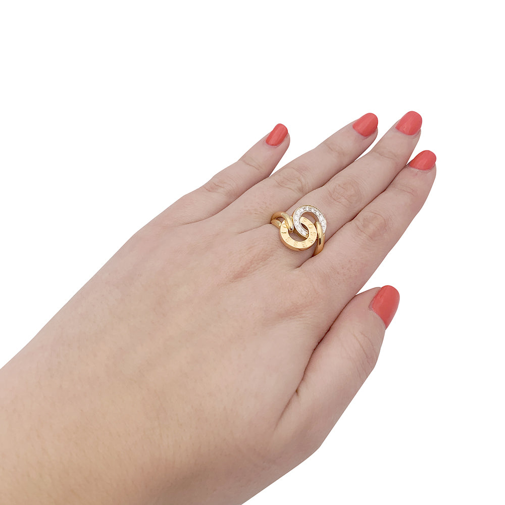 Piaget "Possession" ring in yellow gold and diamonds.