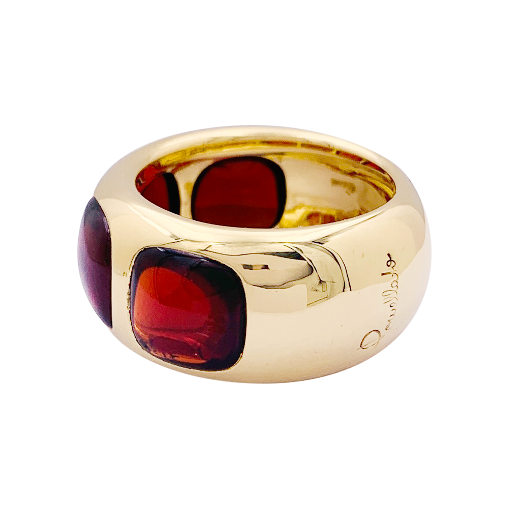 Pomellato "Bisanzio" ring in yellow gold, garnets.