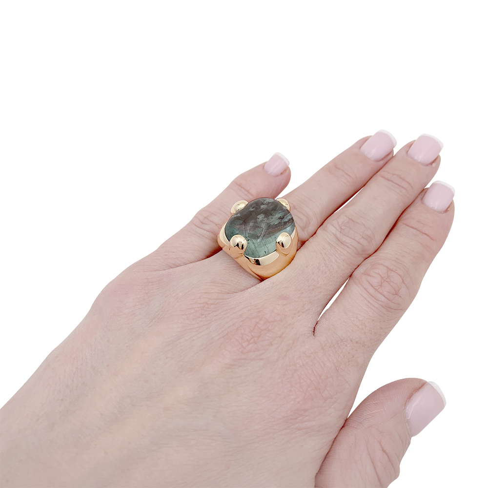 Pomellato "Griffe" ring in yellow gold and aquamarine.