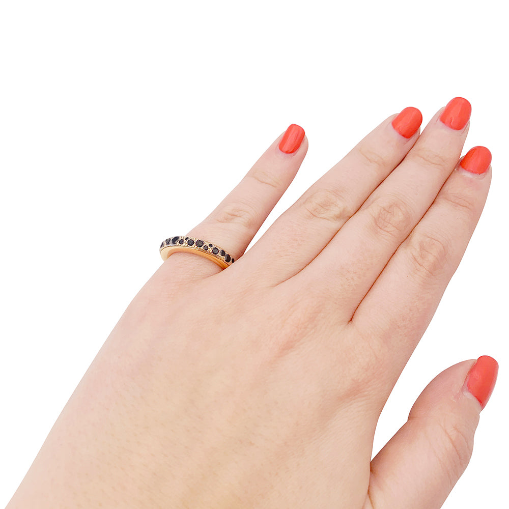 Pomellato "Iconica" ring in rose gold and black diamonds.