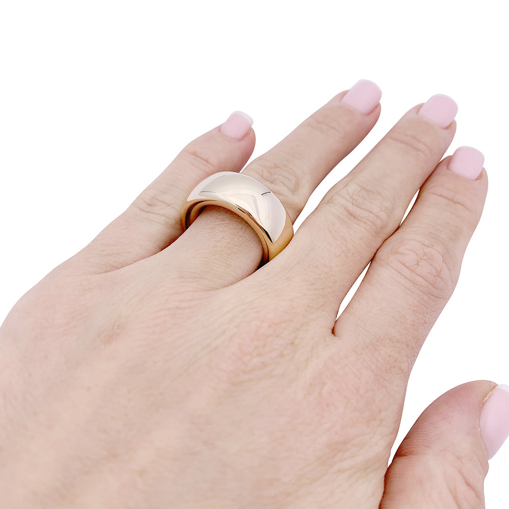 Pomellato ring, "Iconica Medium", natural white gold.