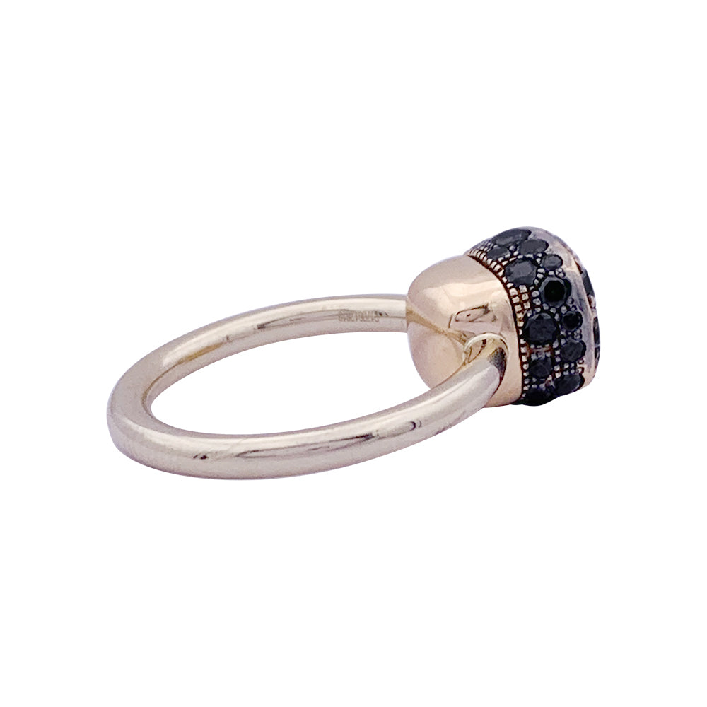Bague Pomellato, "Nudo Solitaire", deux ors, diamants traités noirs.