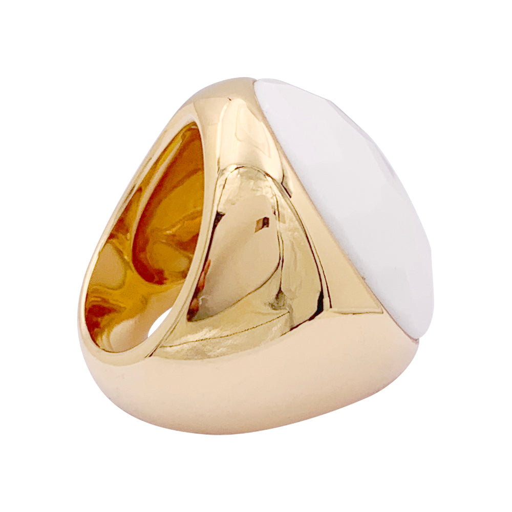 Pomellato "Victoria" ring in yellow gold, cacholong.