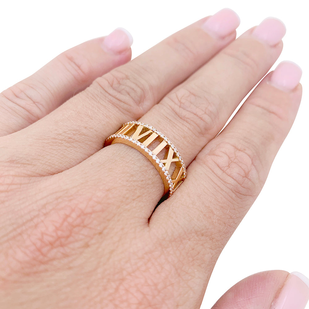 Tiffany & Co. "Atlas" ring in rose gold and diamonds.