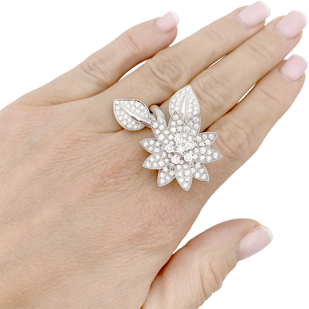 Van Cleef & Arpels "Lotus" ring in white gold and diamonds.