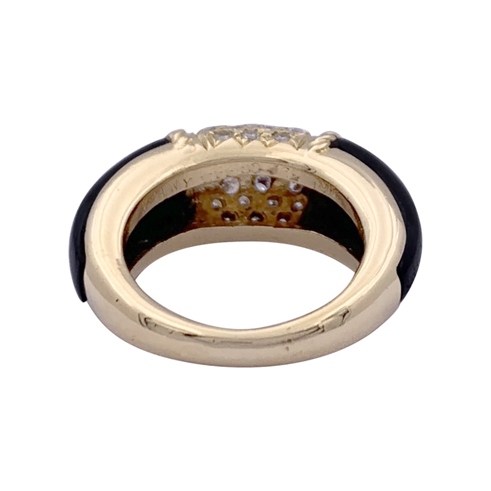 Van Cleef & Arpels ring, "Philippine", yellow gold, onyx.