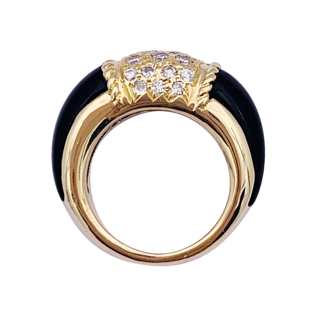 Van Cleef & Arpels ring, "Philippine", yellow gold, onyx.