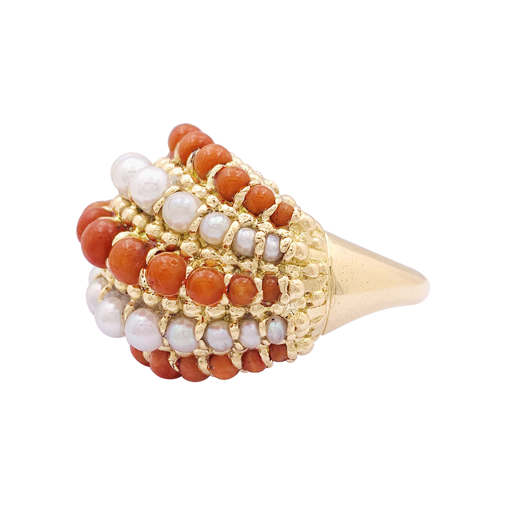 Van Cleef & Arpels dome ring, "Twist", yellow gold, coral, pearls.