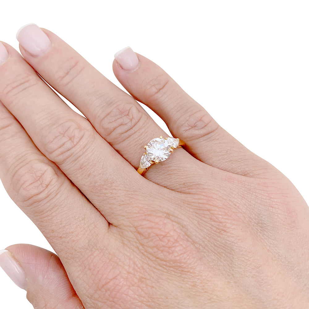 Cartier solitaire ring, yellow gold, diamonds.