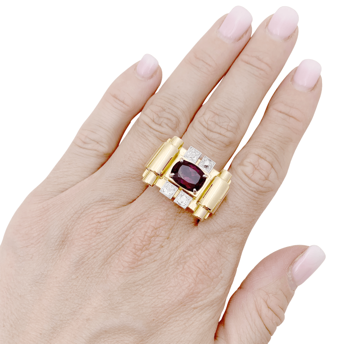 Bague "tank", deux tons d'or, grenat et diamants. - Maison Eloe