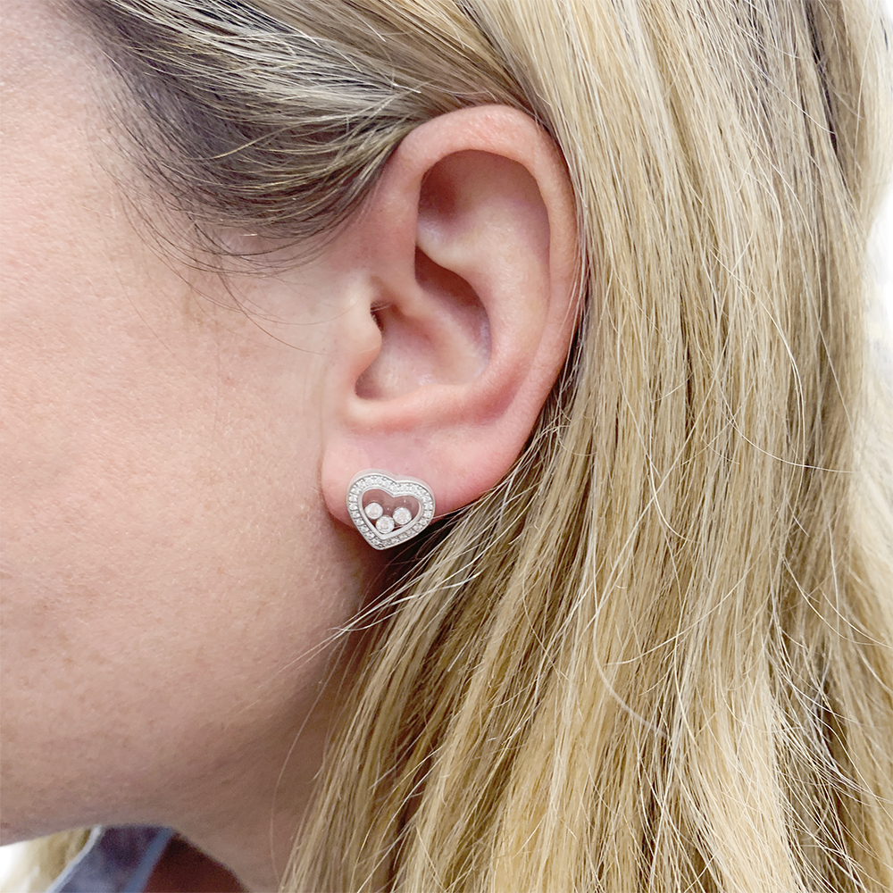 Chopard "Happy Diamonds" earrings in white gold and diamonds.