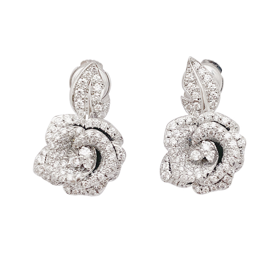 Dior "Bagatelle" earrings in white gold and diamonds.