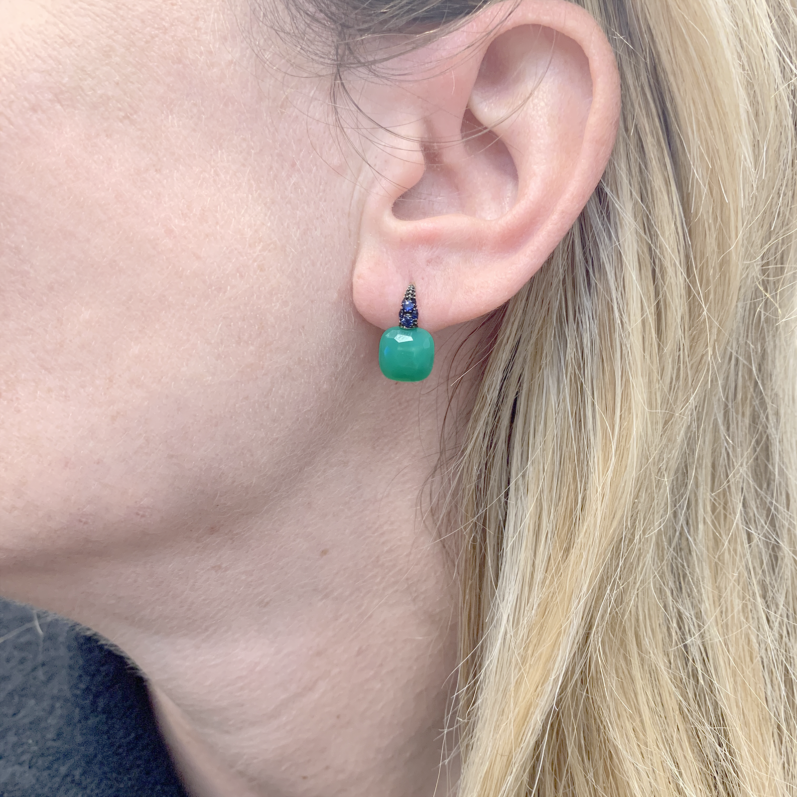 Boucles d'oreilles Pomellato "Capri" or, chrysoprase, saphirs.