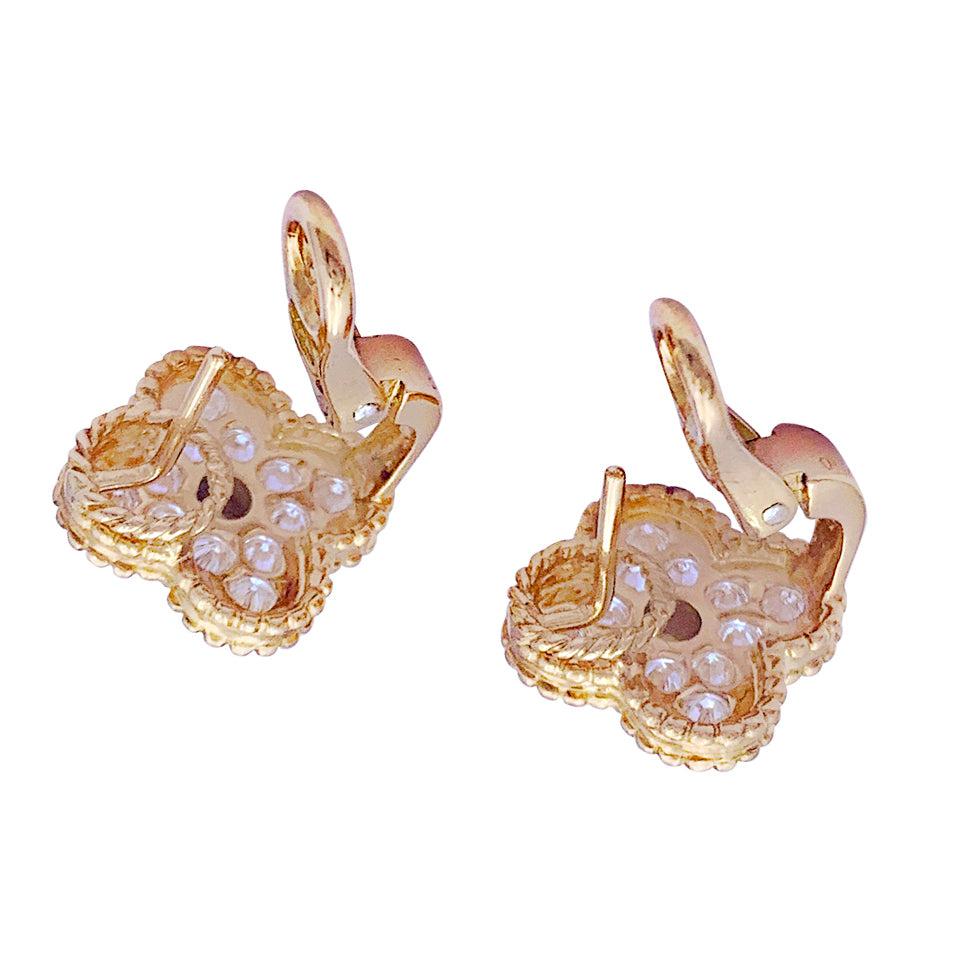 Boucles d'oreilles Van Cleef & Arpels, "Vintage Alhambra", or jaune, diamants.