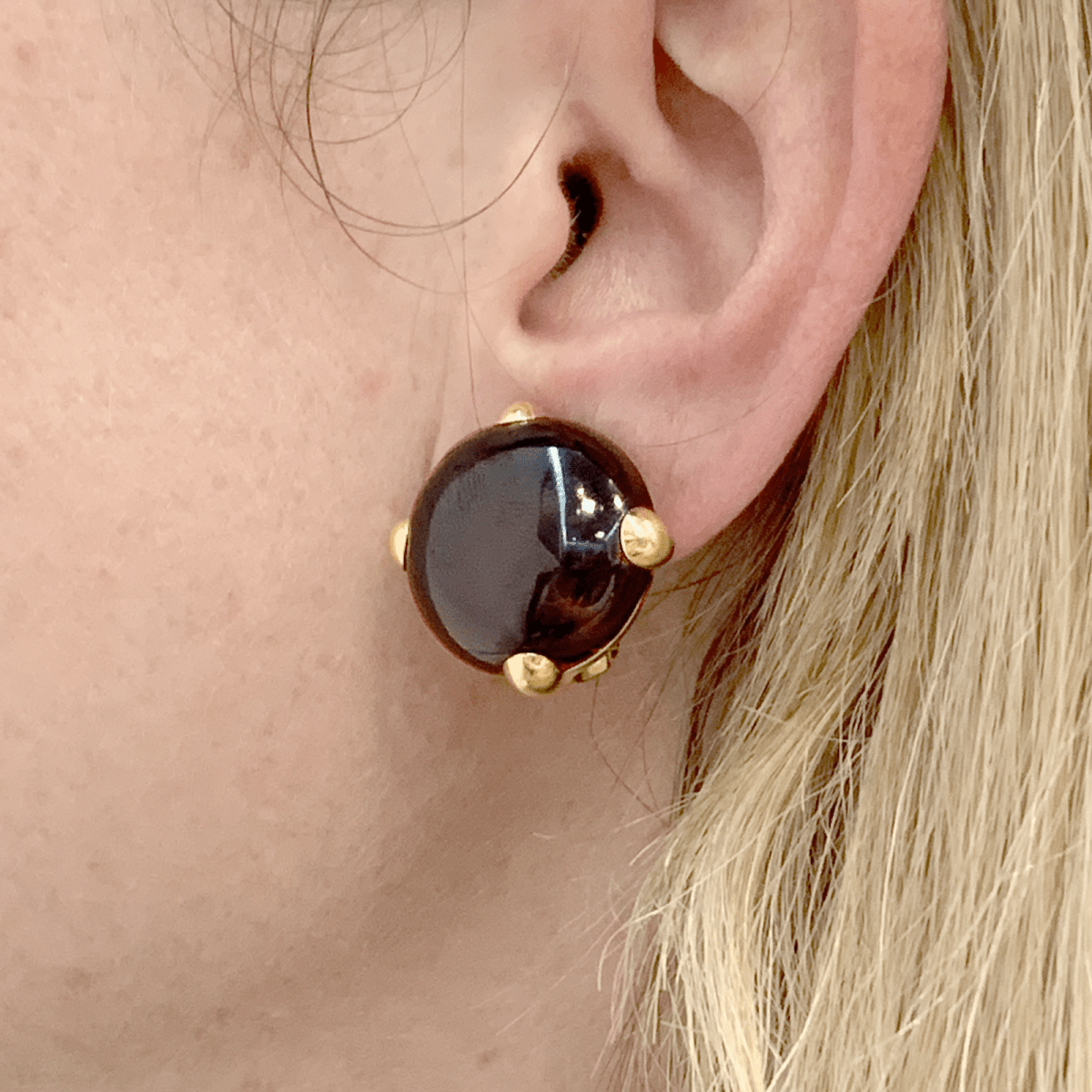 Boucles d'oreilles Pomellato, "Griffe", grenat, or jaune. - Maison Eloe
