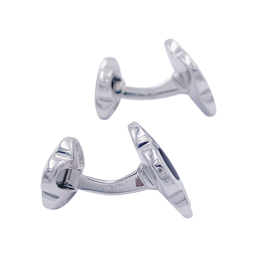 Boutons de manchette Van Cleef & Arpels, "Pure Alhambra", or blanc, onyx.