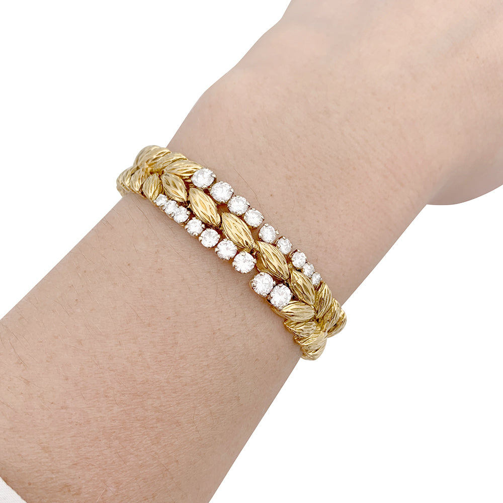 Vintage Mauboussin bracelet, yellow gold and diamonds.