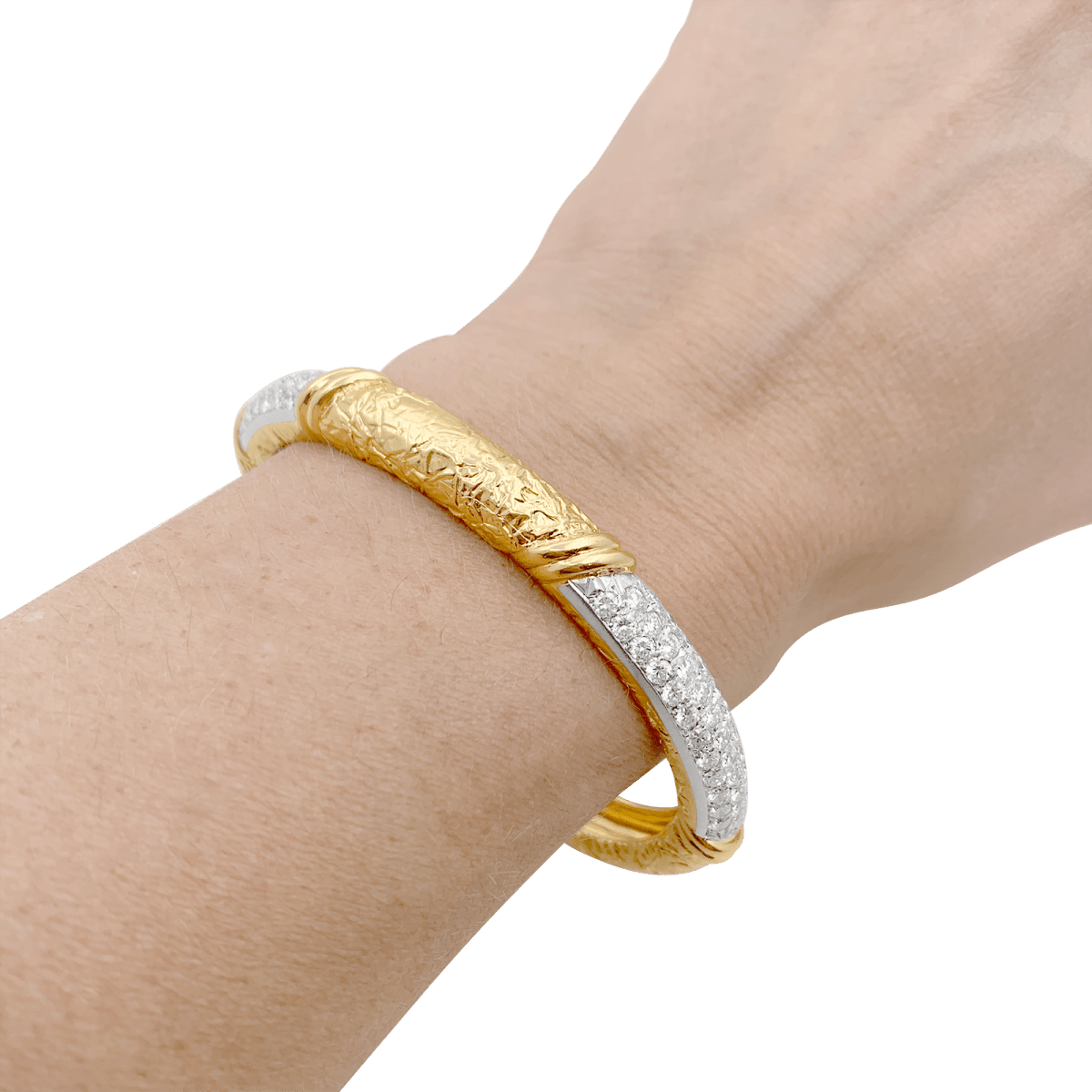 Bracelet jonc Van Cleef & Arpels, or jaune et diamants - Maison Eloe