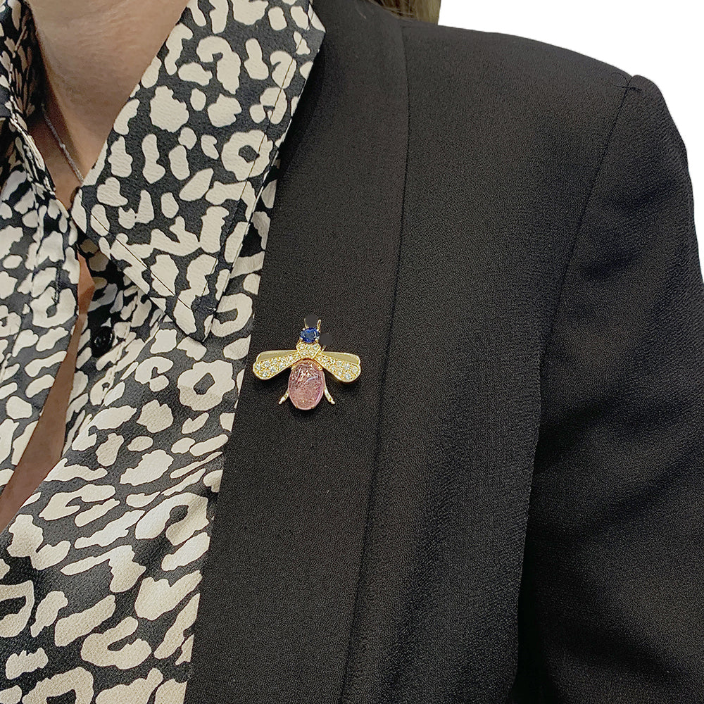 Van Cleef & Arpels "Bee" brooch in yellow gold, diamonds, pink tourmaline, sapphire.