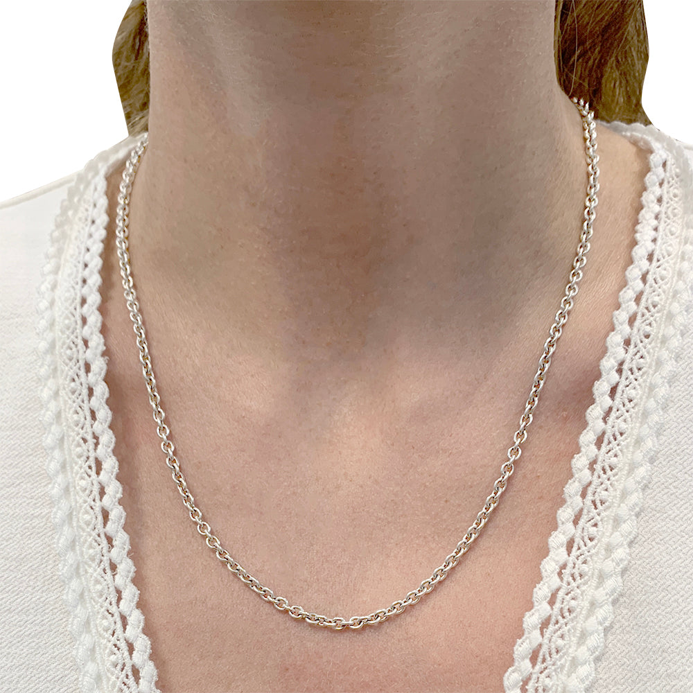 Bulgari chain, white gold.
