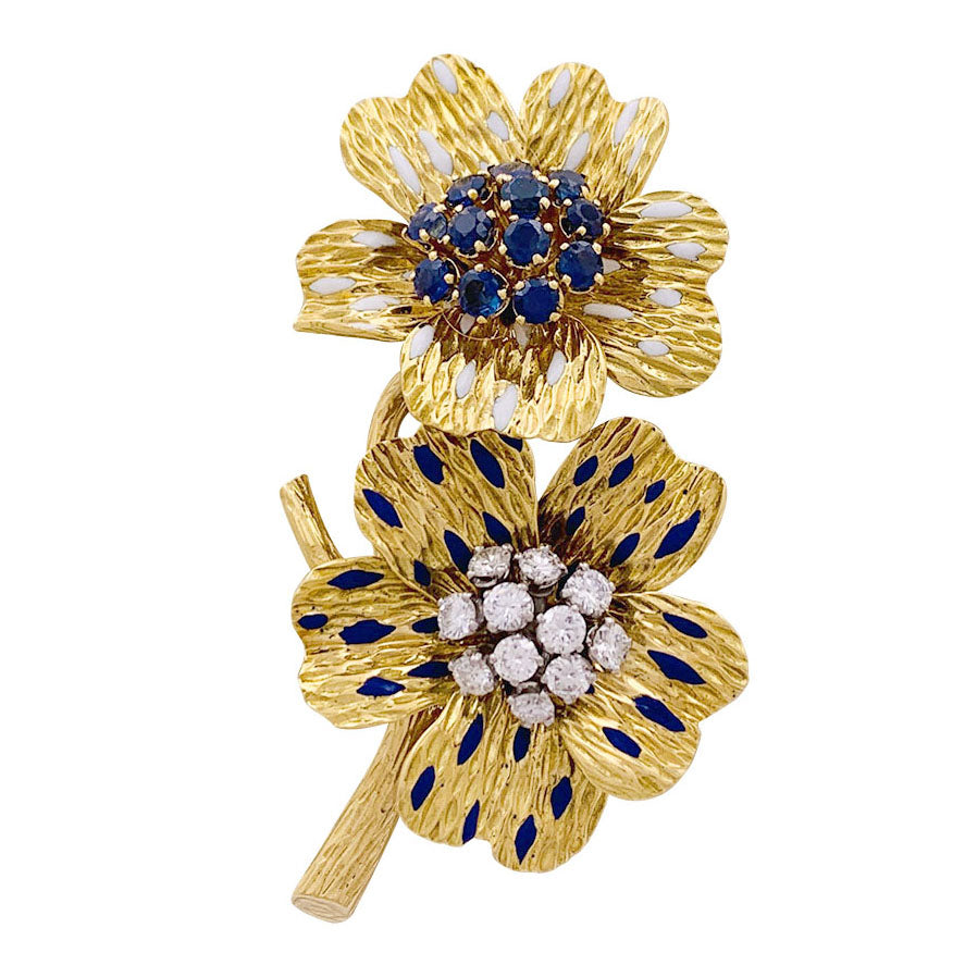 Clip Boucheron "Fleurs", or jaune, émaux, diamants et saphirs.