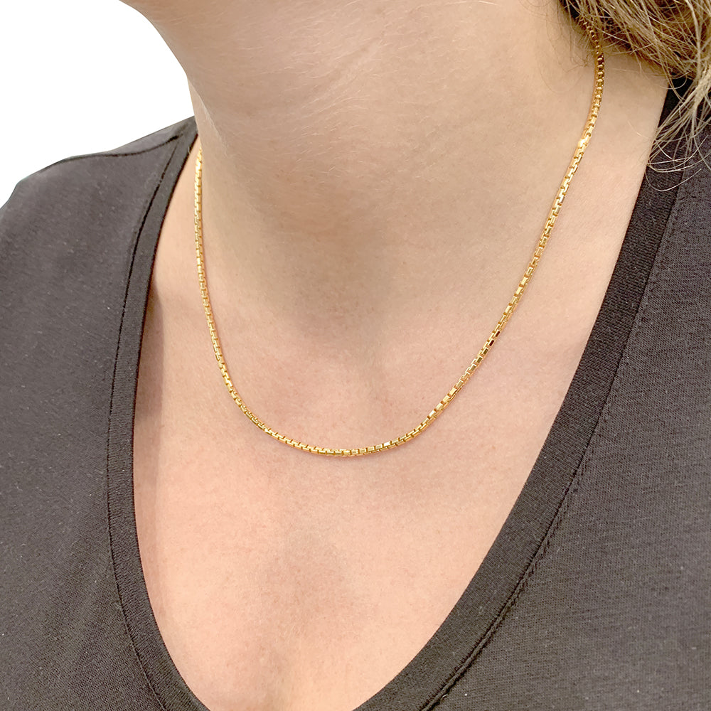 Cartier yellow gold necklace.