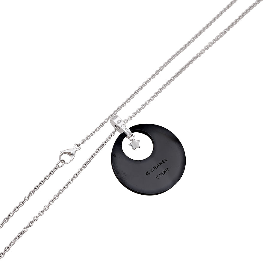 Chanel "Cosmique" necklace in white gold, ceramic, and diamonds.