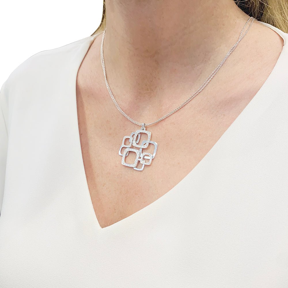 Collier Dinh Van, "Surimpression", or blanc, diamants. - Maison Eloe