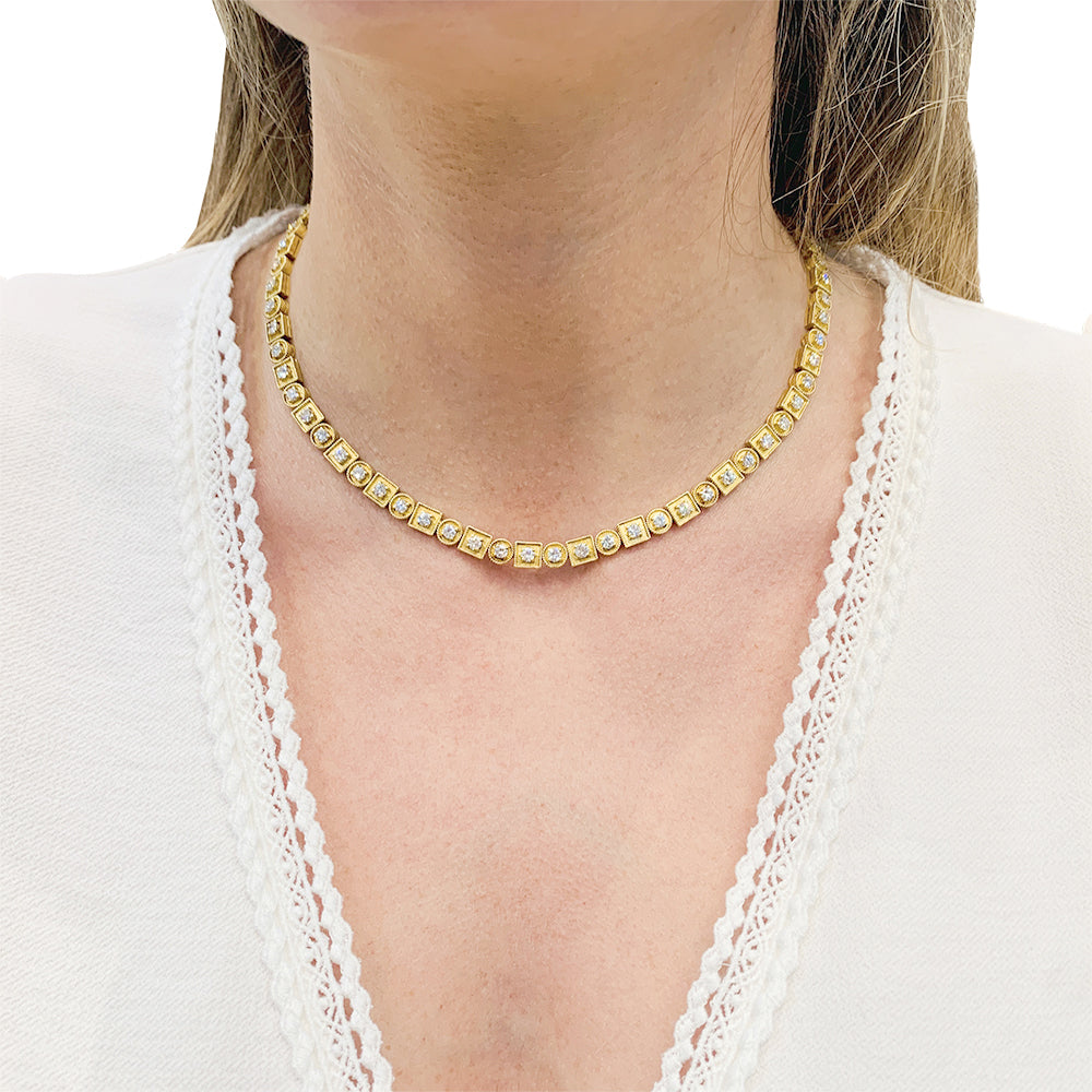 Lalaounis necklace, "Byzantine", yellow gold and diamonds.