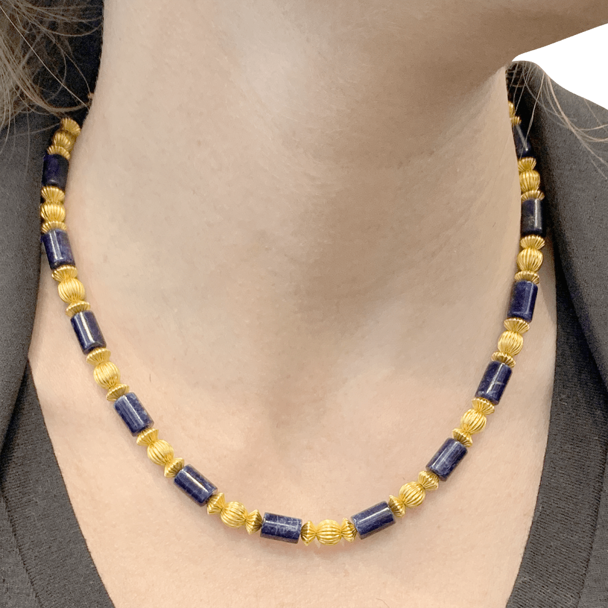 Collier Lalaounis, or jaune, sodalites. - Maison Eloe