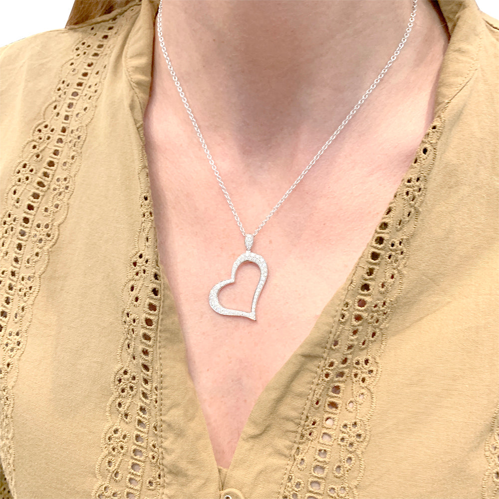 Piaget "Heart" necklace in white gold and diamonds.