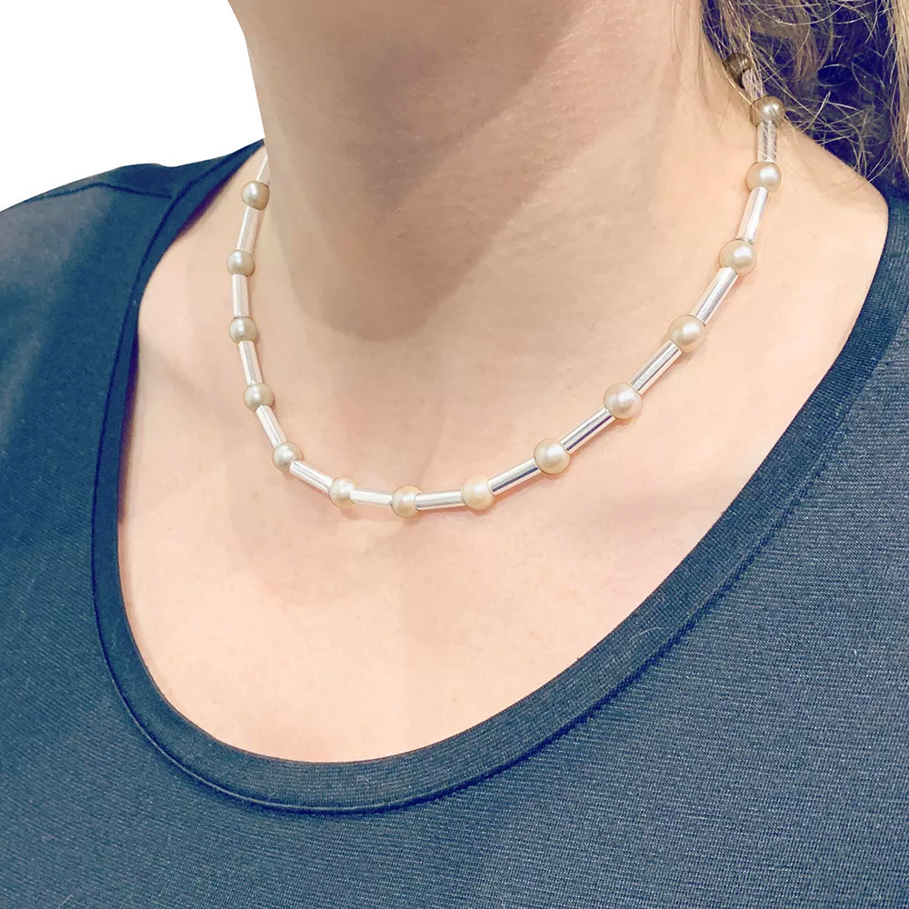 Poiray necklace, "Fuseau", white gold, pearls.