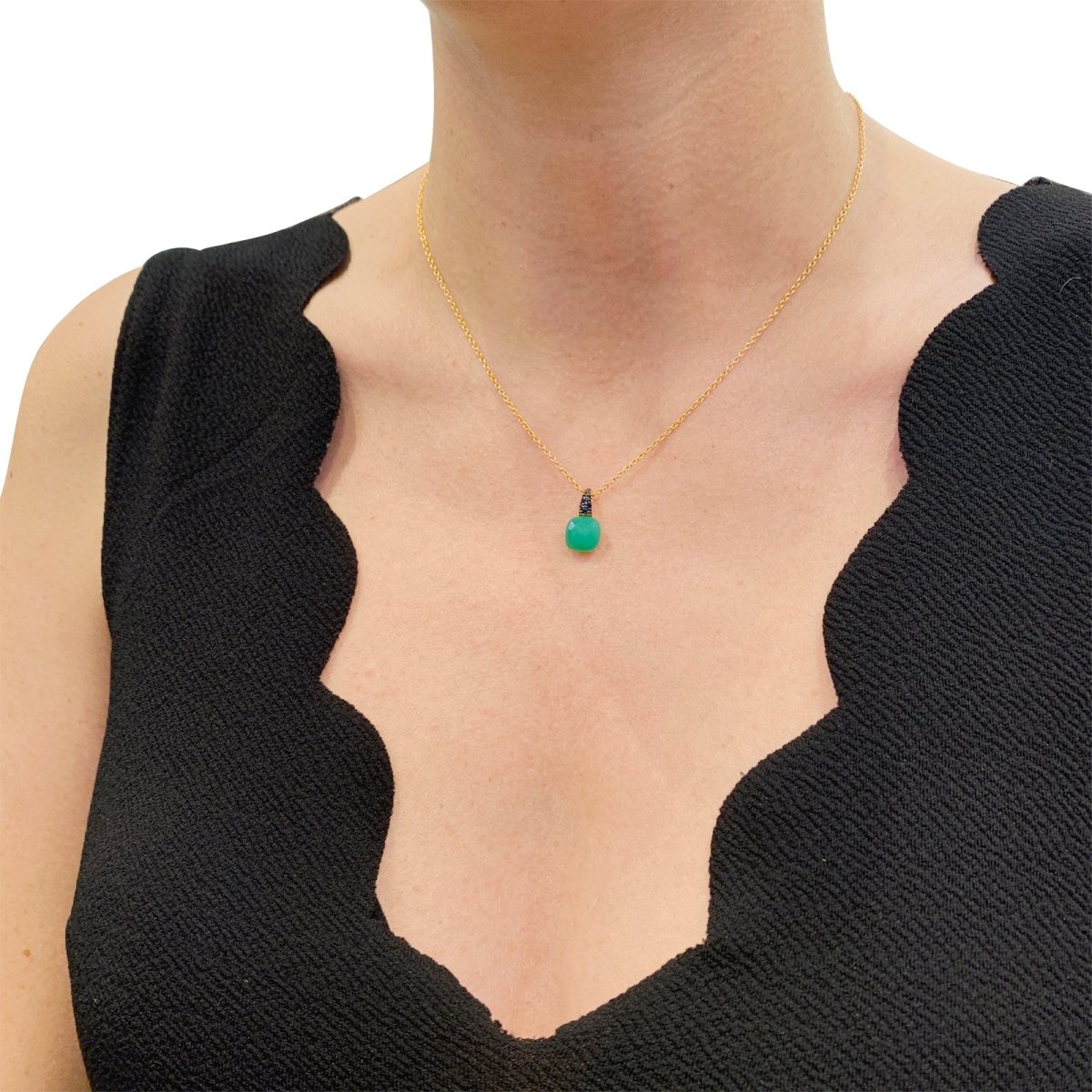 Collier Pomellato "Capri" or, chrysoprase, saphirs. - Maison Eloe