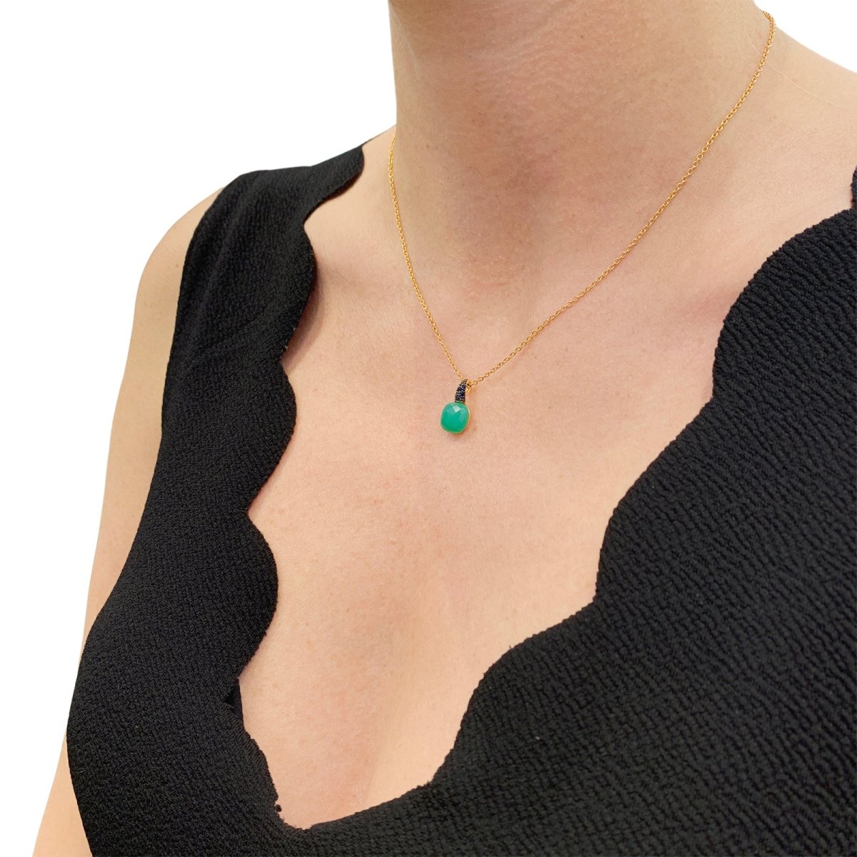 Collier Pomellato "Capri" or, chrysoprase, saphirs. - Maison Eloe