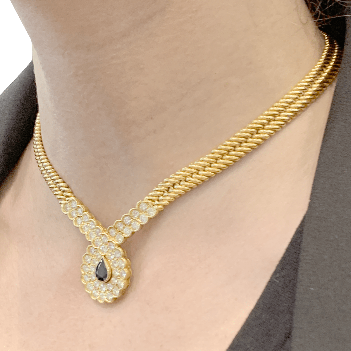 Collier Van Cleef & Arpels, or jaune, saphir, diamants. - Maison Eloe