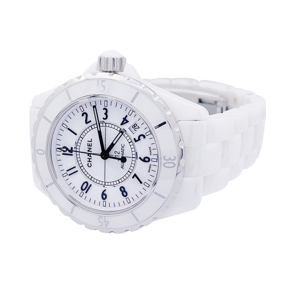 Montre Chanel, "J12", céramique blanche.