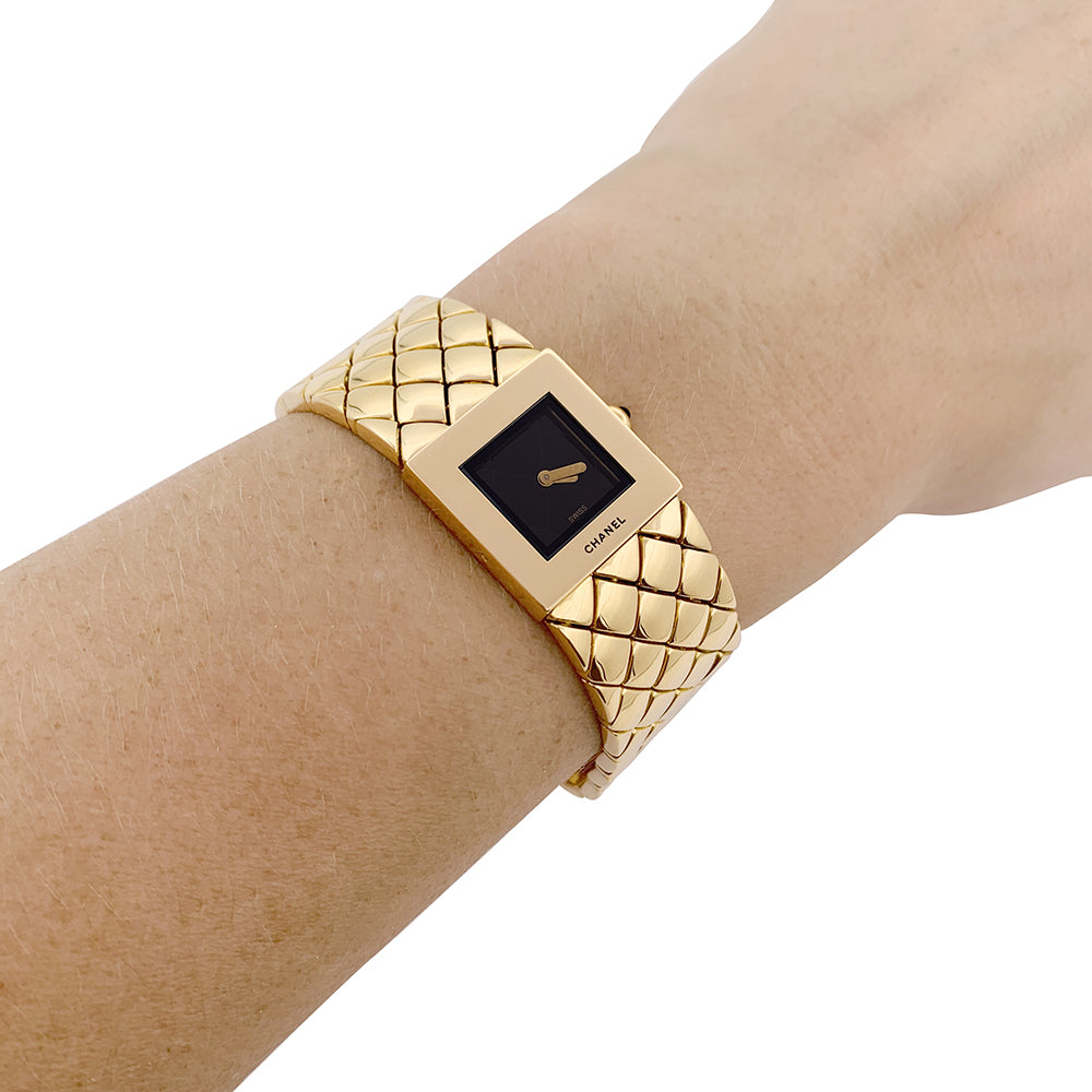 Chanel watch, "Matelassé", yellow gold.