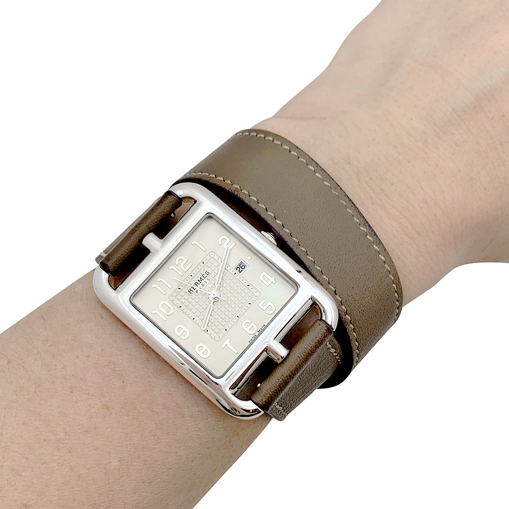 Montre Hermès, "Cape Cod", acier sur cuir.