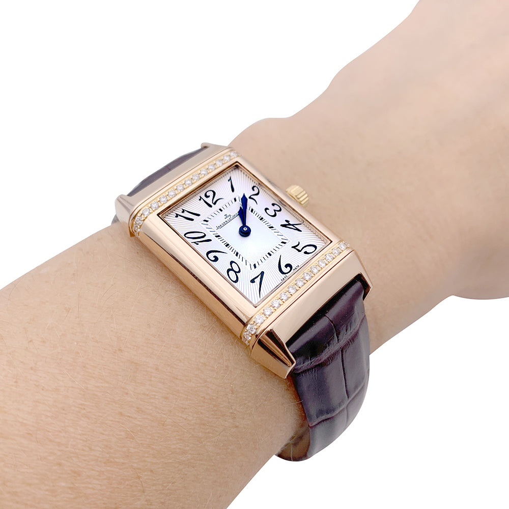 Montre Jaeger-LeCoultre, "Reverso Duetto", en or rose et diamants.